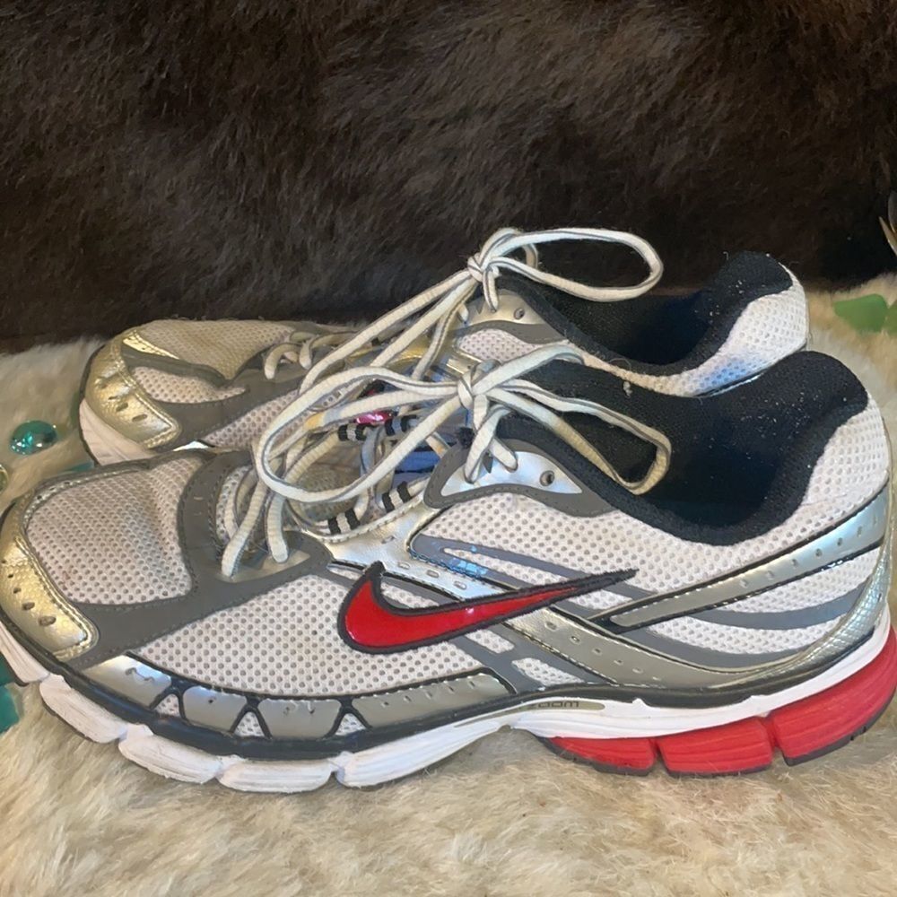 Nike shoes 9.5 (4862) - Picture 5 of 7